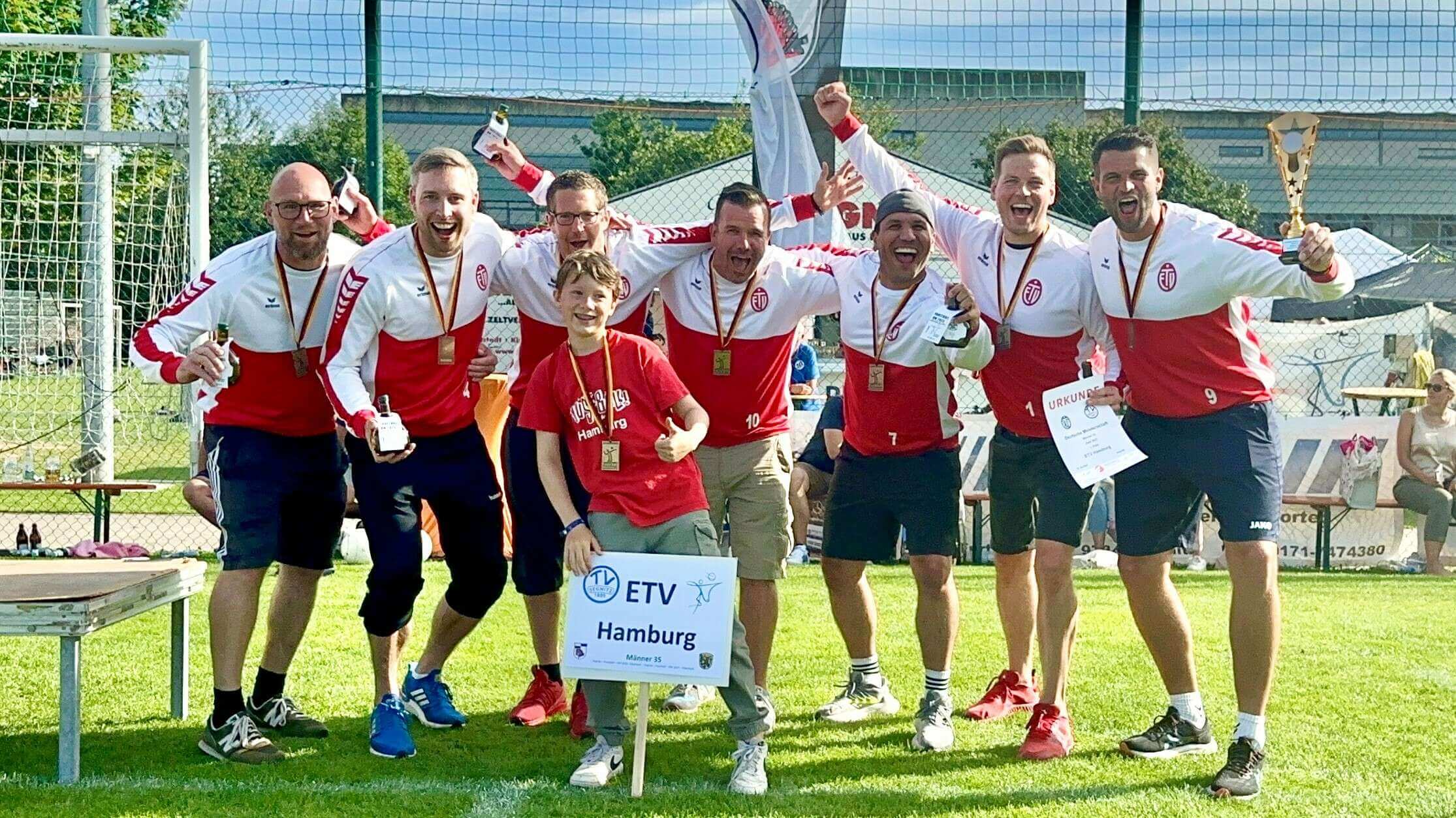 Herrenmannschaft des ETV belegt den dritten Platz bei den Deutschen Meisterschaften im Faustball 2025