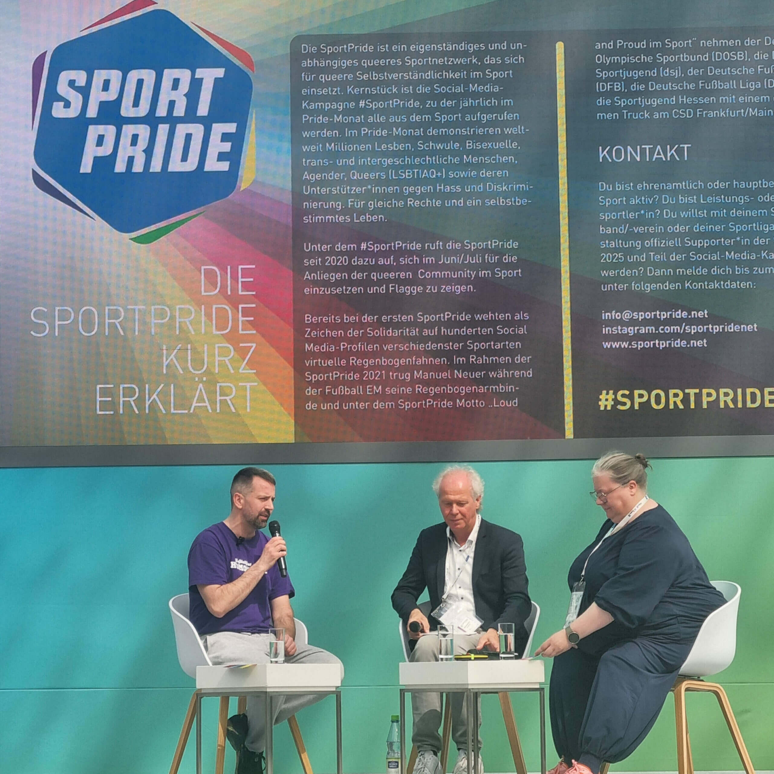 VTf-Vorstand Dörte Kuhn im Gespräch über SportPride auf der Turnfest-Dialogbühne